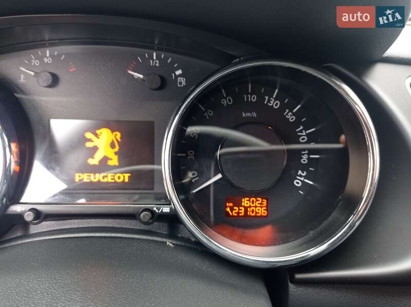 Позашляховик / Кросовер Peugeot 3008 2010 в Хмельницькому фото 11 Позашляховик / Кросовер Peugeot 3008 2010 в Хмельницькому