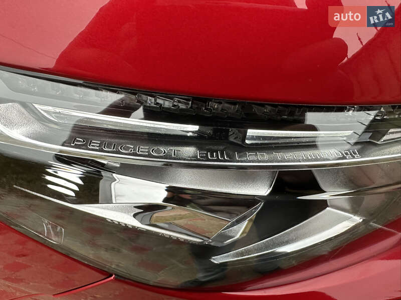 Внедорожник / Кроссовер Peugeot 3008 2020 в Киеве