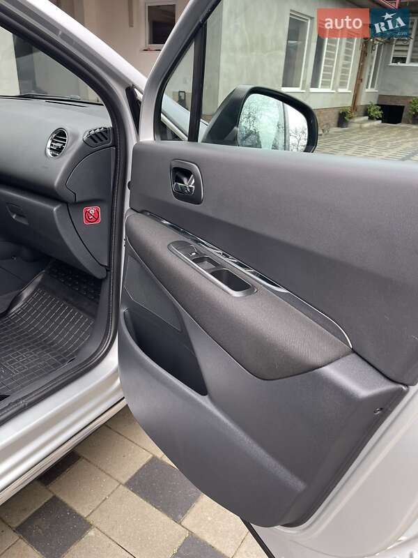 Внедорожник / Кроссовер Peugeot 3008 2010 в Мукачево фото 16 Внедорожник / Кроссовер Peugeot 3008 2010 в Мукачево