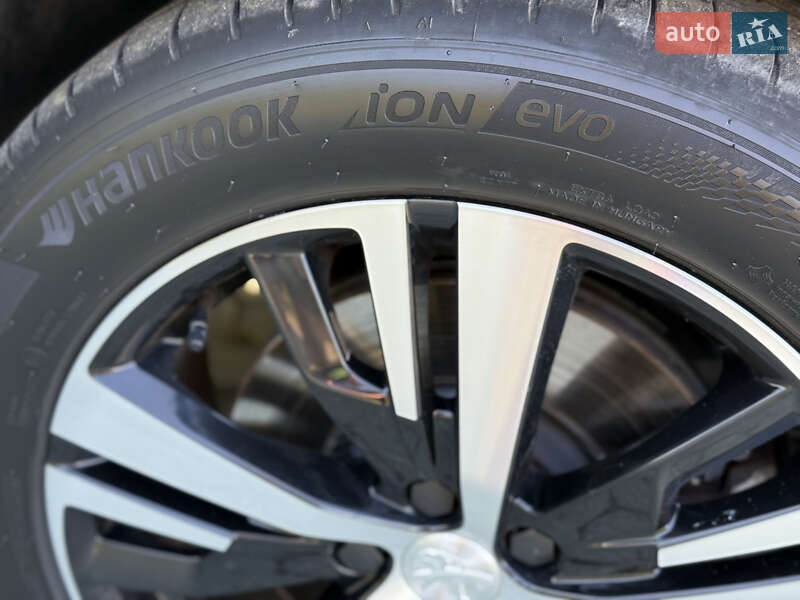 Внедорожник / Кроссовер Peugeot 3008 2021 в Дубно