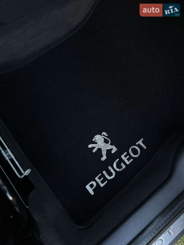 Внедорожник / Кроссовер Peugeot 3008 2010 в Клевани