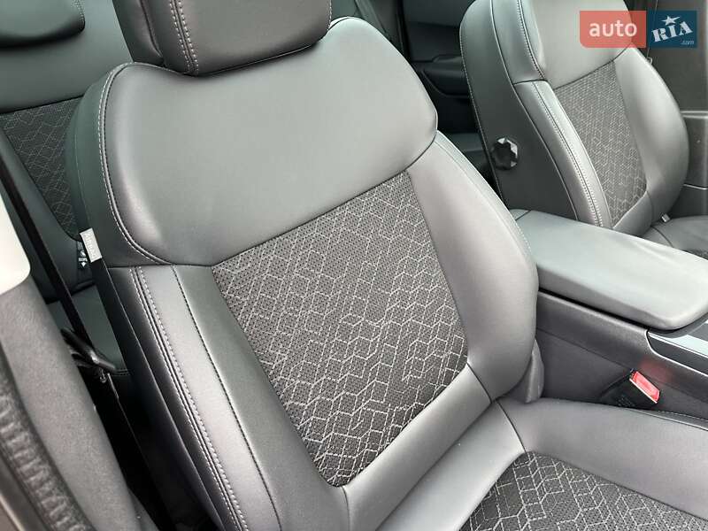 Внедорожник / Кроссовер Peugeot 3008 2016 в Луцке