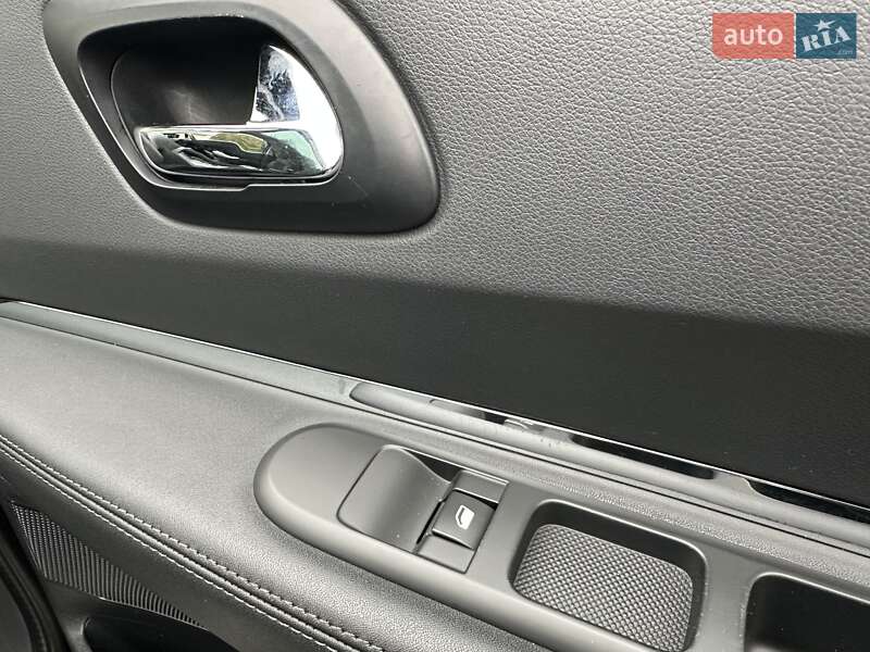 Внедорожник / Кроссовер Peugeot 3008 2016 в Луцке