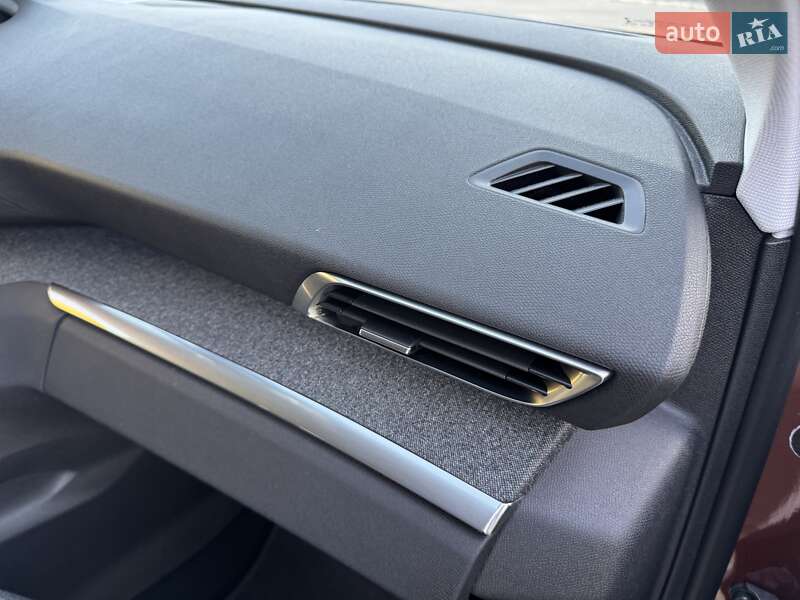 Внедорожник / Кроссовер Peugeot 3008 2017 в Киеве