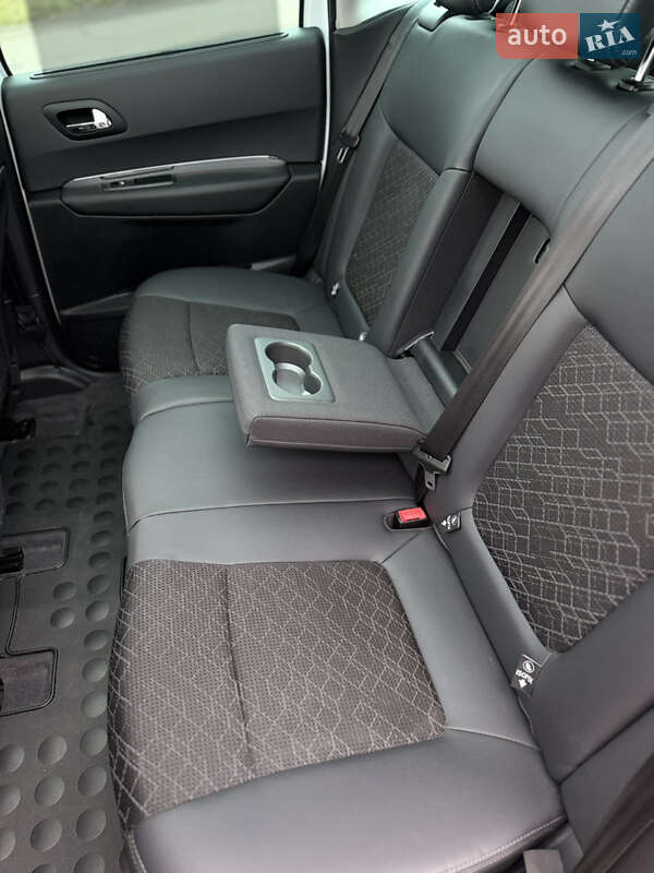 Позашляховик / Кросовер Peugeot 3008 2015 в Старокостянтинові