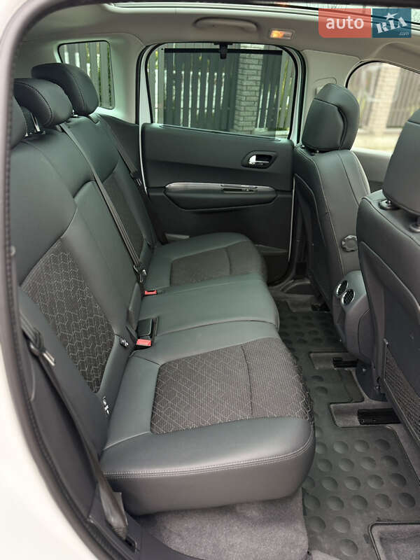 Позашляховик / Кросовер Peugeot 3008 2015 в Старокостянтинові