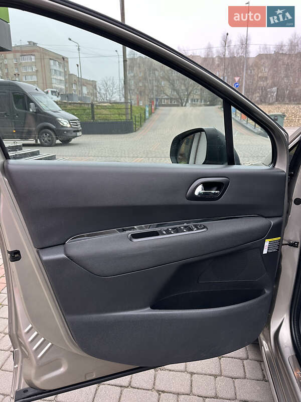 Внедорожник / Кроссовер Peugeot 3008 2014 в Тернополе