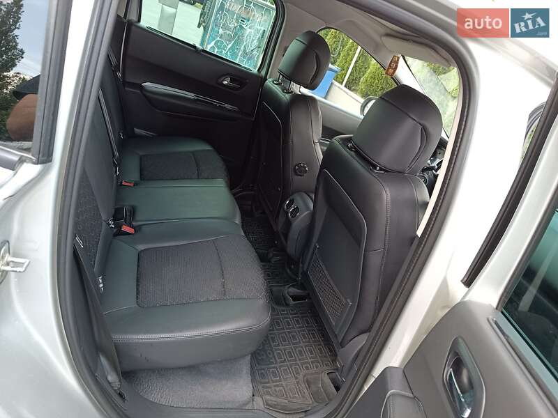 Внедорожник / Кроссовер Peugeot 3008 2015 в Вараше