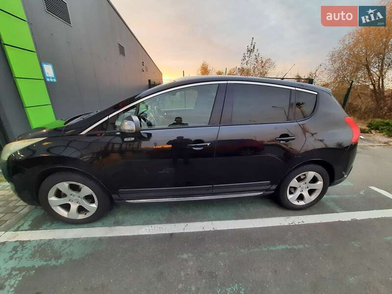 Внедорожник / Кроссовер Peugeot 3008 2010 в Киеве