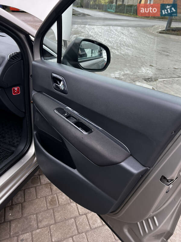 Внедорожник / Кроссовер Peugeot 3008 2010 в Ходорове фото 37 Внедорожник / Кроссовер Peugeot 3008 2010 в Ходорове