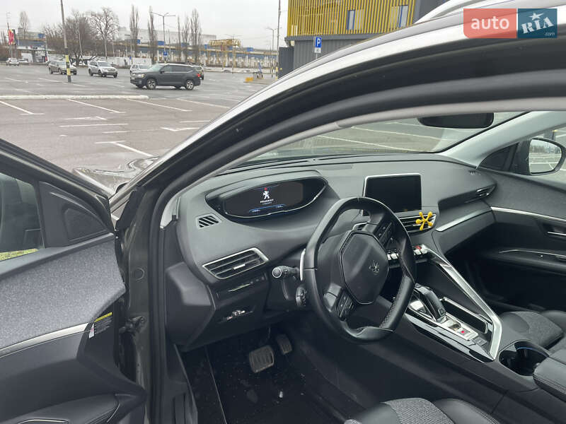 Внедорожник / Кроссовер Peugeot 3008 2019 в Киеве
