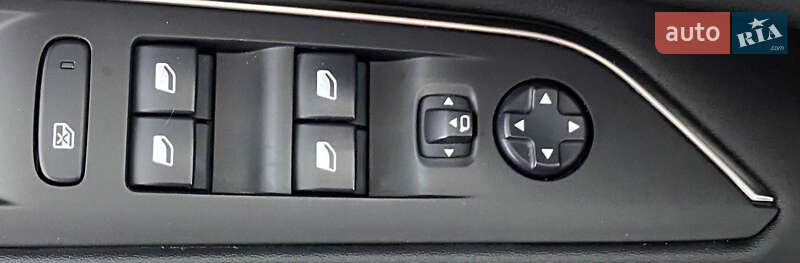 Внедорожник / Кроссовер Peugeot 3008 2019 в Львове фото 27 Внедорожник / Кроссовер Peugeot 3008 2019 в Львове