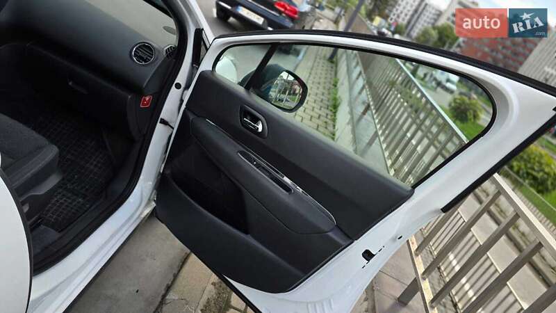 Внедорожник / Кроссовер Peugeot 3008 2014 в Львове фото 28 Внедорожник / Кроссовер Peugeot 3008 2014 в Львове