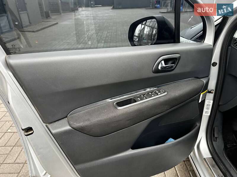 Внедорожник / Кроссовер Peugeot 3008 2011 в Днепре фото 12 Внедорожник / Кроссовер Peugeot 3008 2011 в Днепре