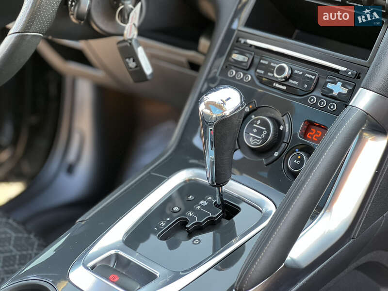 Внедорожник / Кроссовер Peugeot 3008 2015 в Ровно