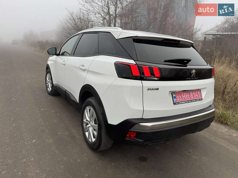 Позашляховик / Кросовер Peugeot 3008 2017 в Рівному