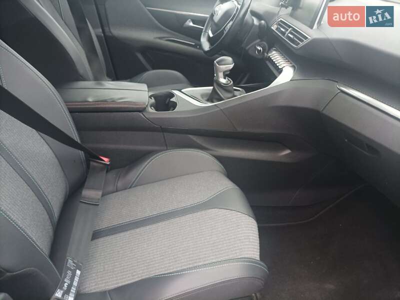 Позашляховик / Кросовер Peugeot 3008 2017 в Красилові