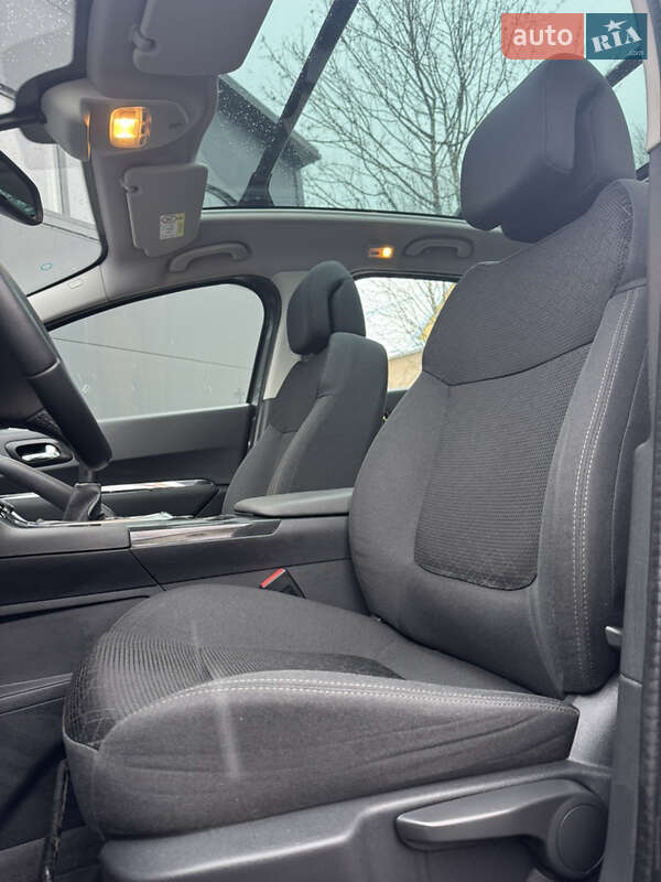 Позашляховик / Кросовер Peugeot 3008 2015 в Калуші