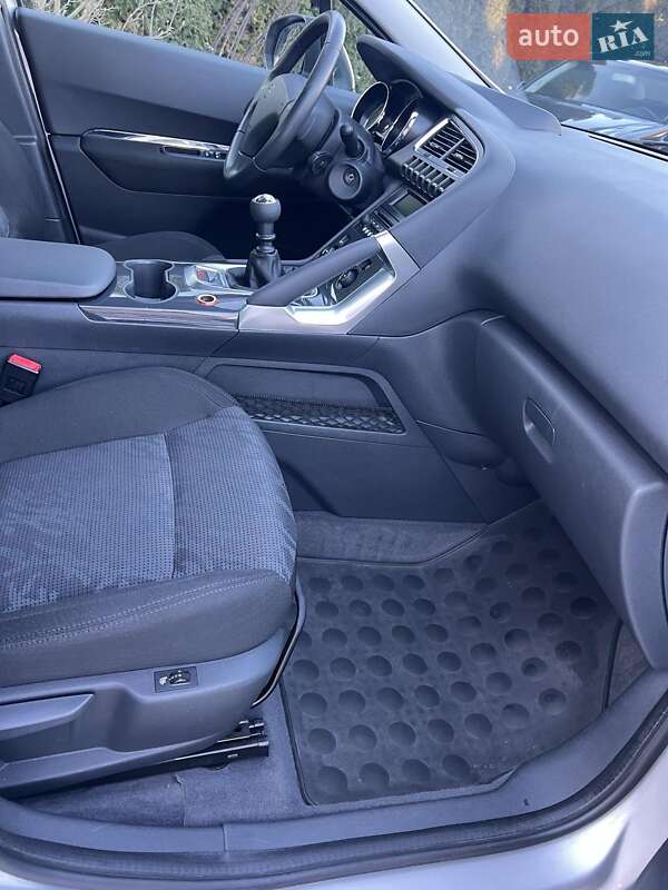 Позашляховик / Кросовер Peugeot 3008 2011 в Луцьку