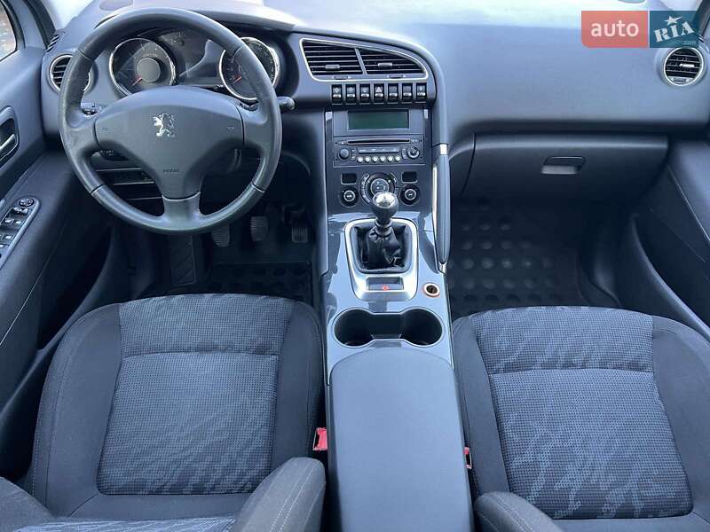 Позашляховик / Кросовер Peugeot 3008 2011 в Луцьку
