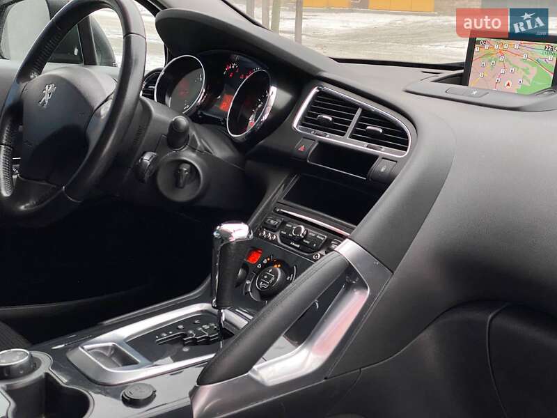 Позашляховик / Кросовер Peugeot 3008 2015 в Львові