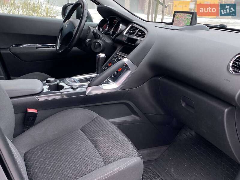 Позашляховик / Кросовер Peugeot 3008 2015 в Львові