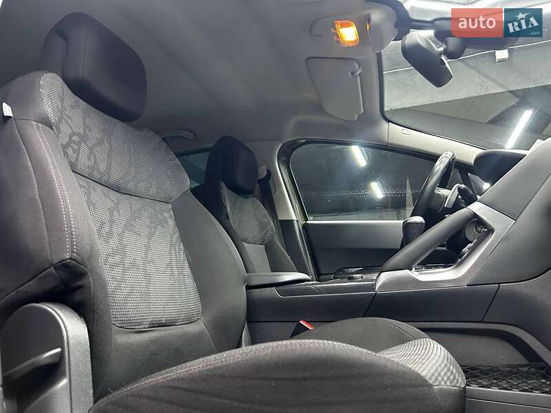 Позашляховик / Кросовер Peugeot 3008 2011 в Чернівцях