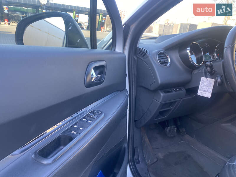 Позашляховик / Кросовер Peugeot 3008 2010 в Луцьку фото 11 Позашляховик / Кросовер Peugeot 3008 2010 в Луцьку