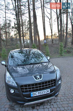Позашляховик / Кросовер Peugeot 3008 2012 в Стебнику