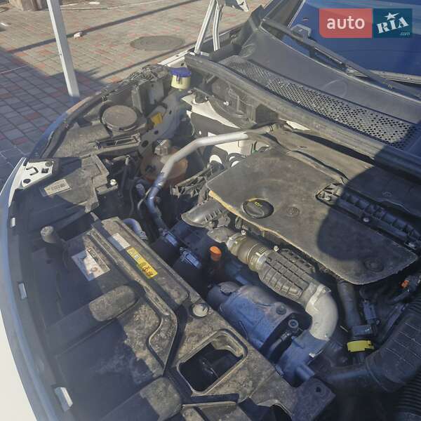 Внедорожник / Кроссовер Peugeot 3008 2017 в Староконстантинове