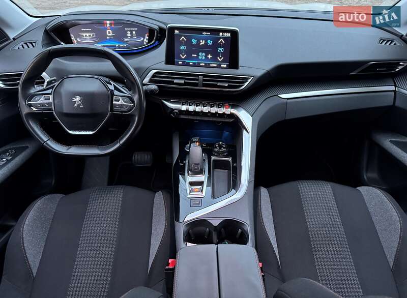 Внедорожник / Кроссовер Peugeot 3008 2017 в Киеве