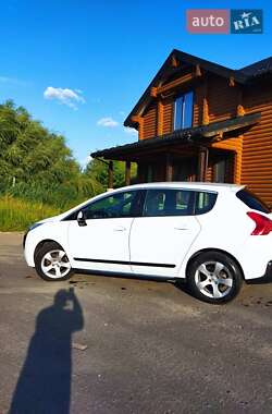 Позашляховик / Кросовер Peugeot 3008 2011 в Дубні