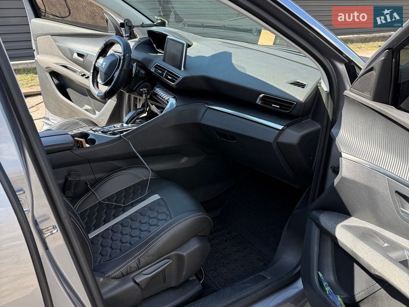 Внедорожник / Кроссовер Peugeot 3008 2020 в Киеве