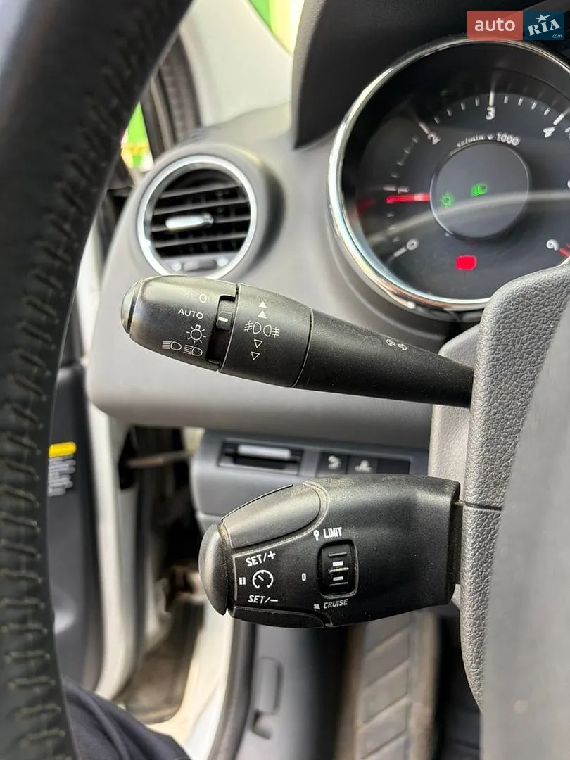 2011 Peugeot 3008 - мініатюра 13