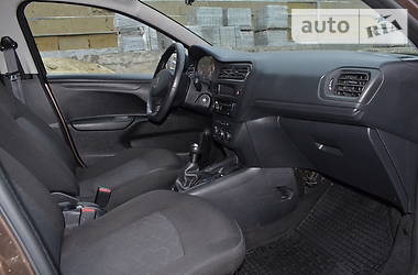 Седан Peugeot 301 2013 в 