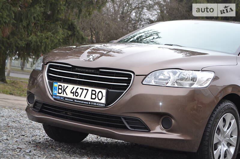 Седан Peugeot 301 2013 в Києві