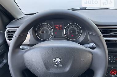 Седан Peugeot 301 2013 в Виннице