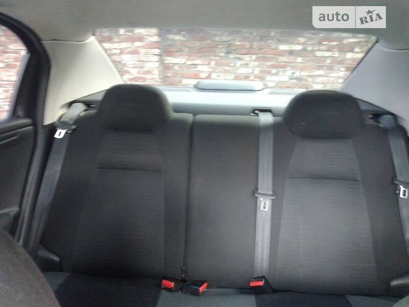 Седан Peugeot 301 2013 в Львові