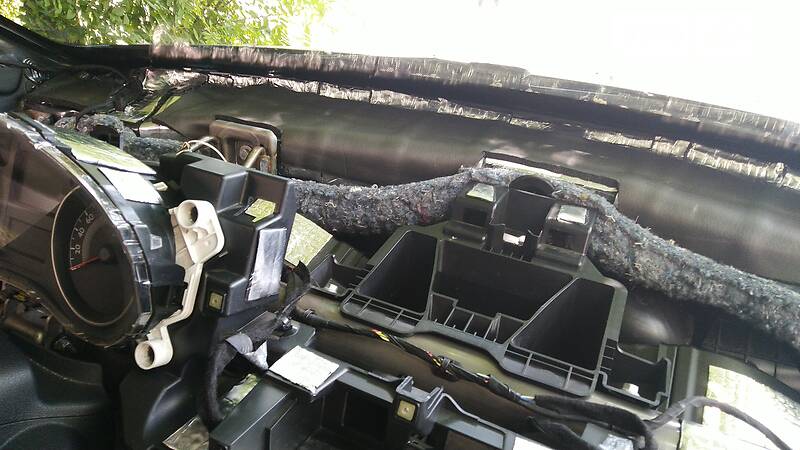 Седан Peugeot 301 2013 в Львові