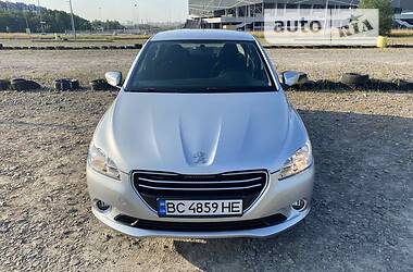 Седан Peugeot 301 2016 в Львове