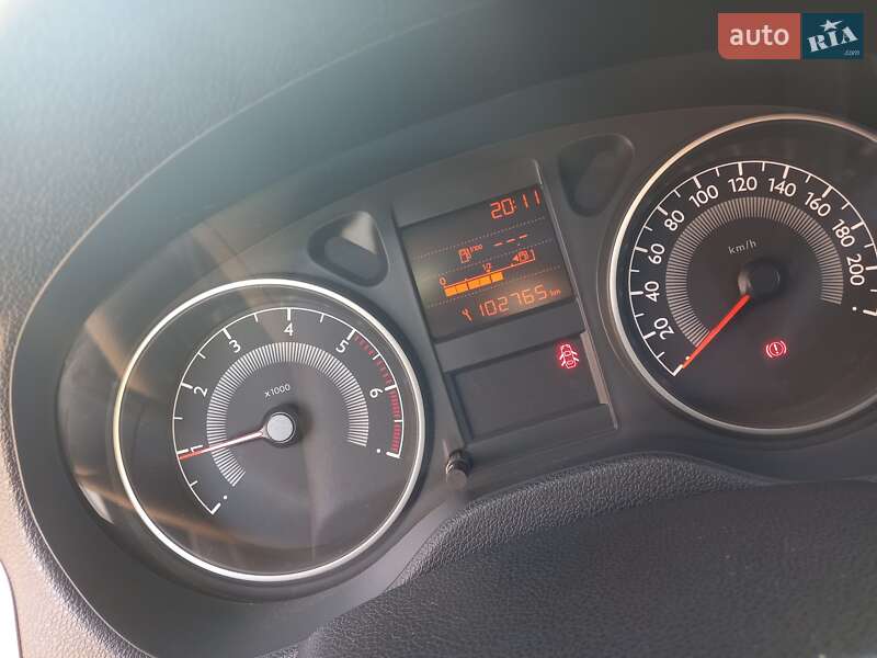 Седан Peugeot 301 2013 в Дніпрі