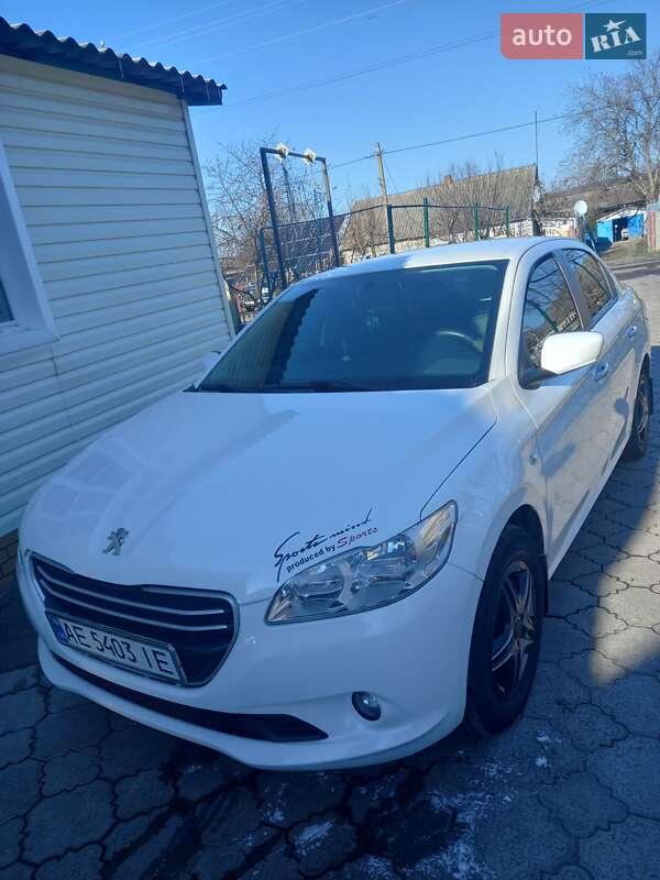 Седан Peugeot 301 2013 в Дніпрі