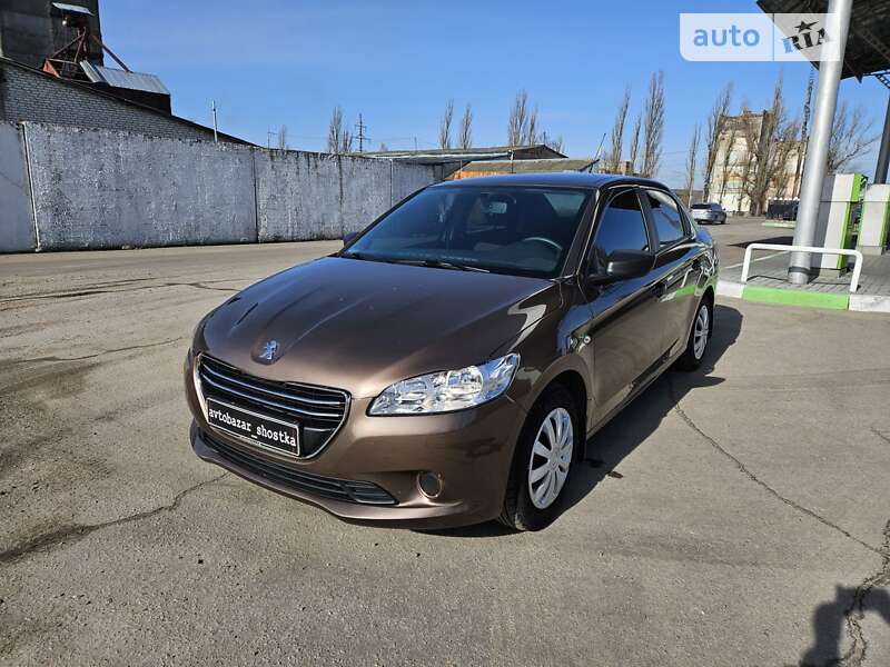 Седан Peugeot 301 2013 в Шостці