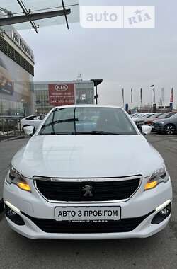 Седан Peugeot 301 2017 в Киеве