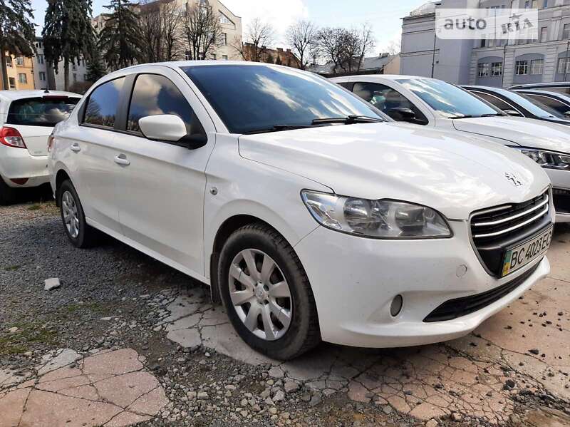 Седан Peugeot 301 2013 в Львове