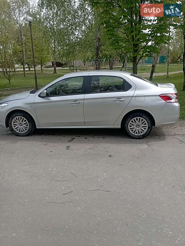 Седан Peugeot 301 2014 в Харькове