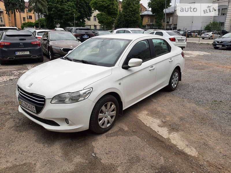 Седан Peugeot 301 2013 в Львове