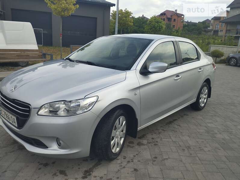 Седан Peugeot 301 2013 в Львове