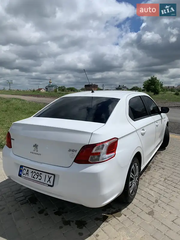 Peugeot 301