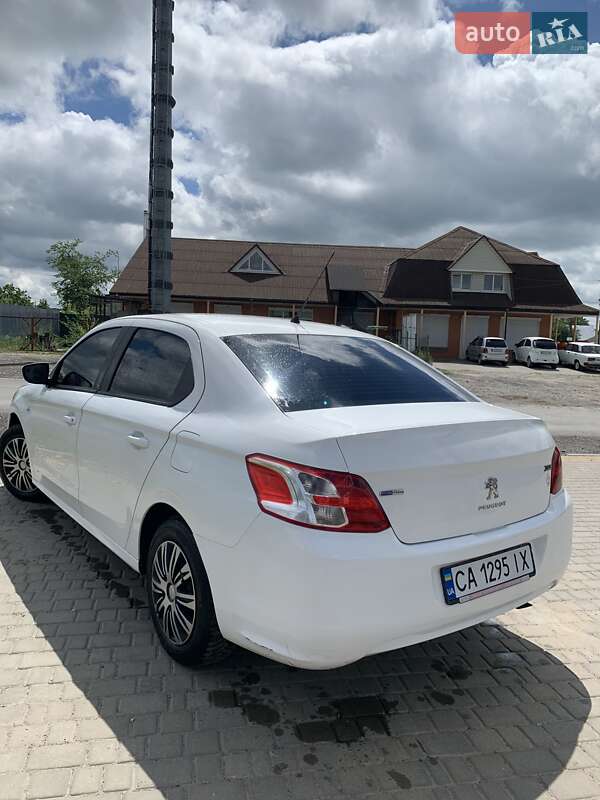 Седан Peugeot 301 2016 в Умани
